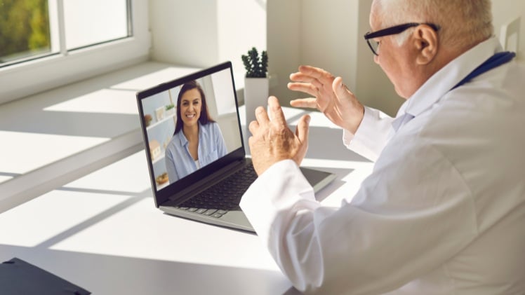 Une consultation dentaire à distance