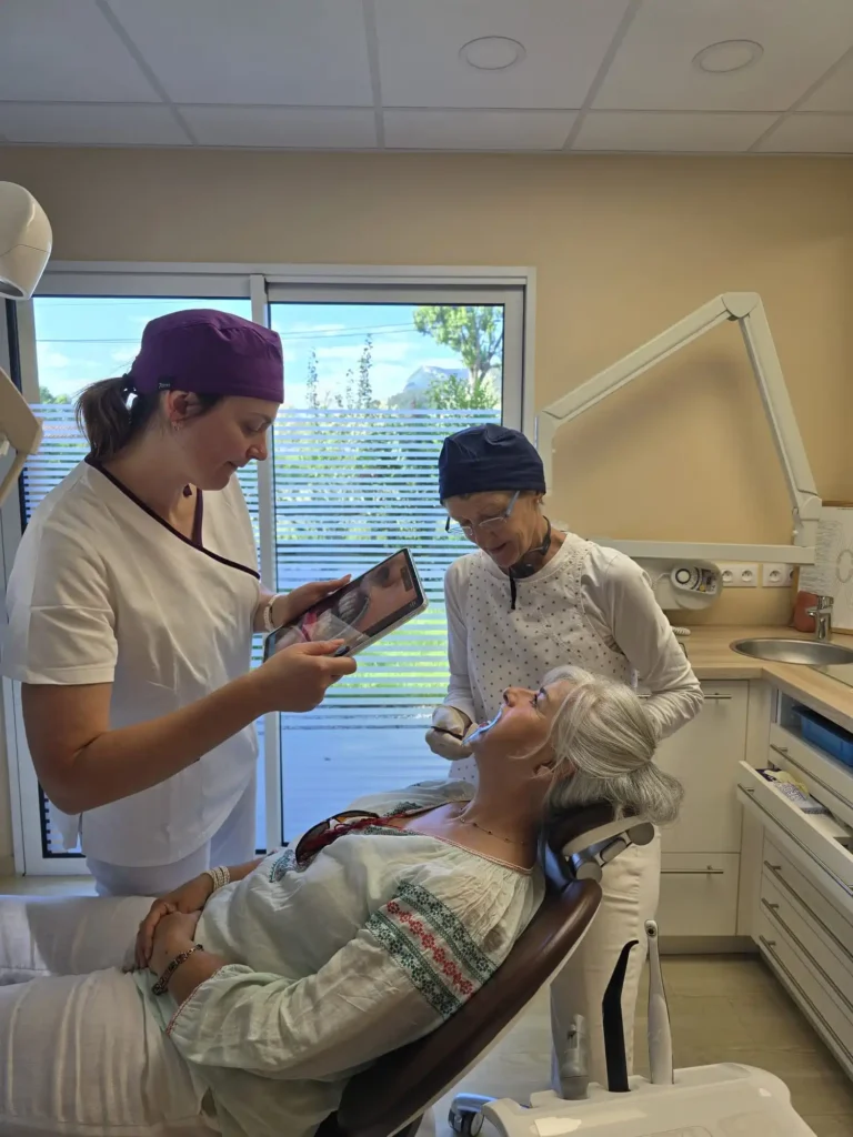 Comment fonctionne un aligneur dentaire - La Clinique du Sourire Die