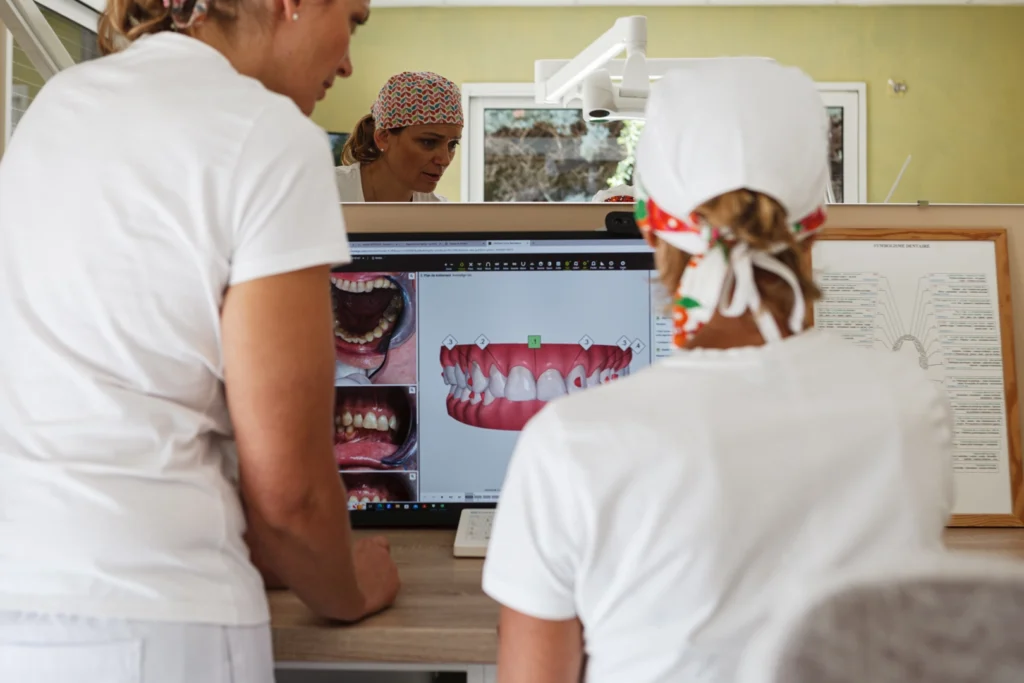 Gouttière pour redresser les dents - Pour qui la gouttière est-elle indiquée - La Clinique du Sourire Die