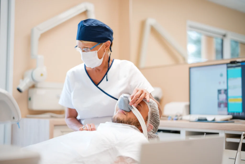 dentier fixe sur 2 implants - accompagnement unique Clinique du Sourire à Die